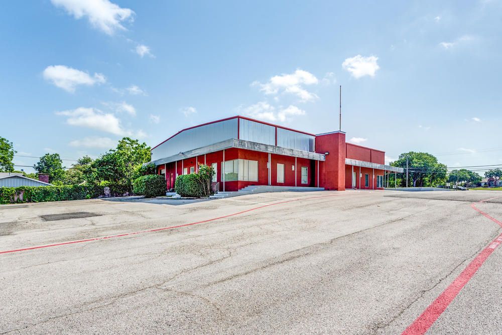 552 W Bedford Euless Rd, Hurst, TX 76053